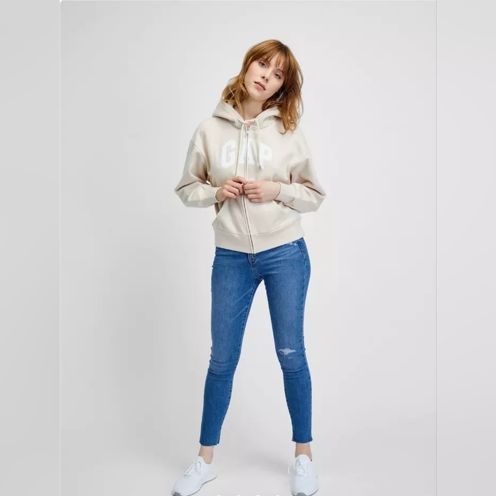 NWT! Gap, Logo Zippered Sweatshirt, Oyster, Size Medium - Picture 3 of 11